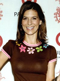 Perrey Reeves