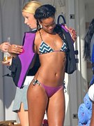 Rihanna nude 0
