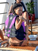 Rihanna nude 3
