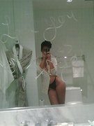 Rihanna nude 2
