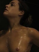 Riley Keough nude 16