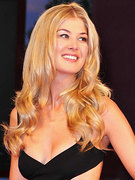 Rosamund Pike nude 25