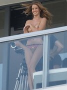 Rosie Huntington-Whiteley nude 0
