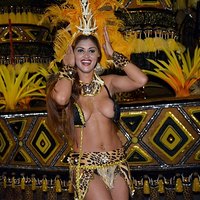 Rosie Oliveira topless and sexy