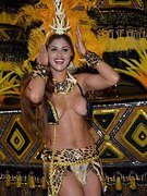 Rosie Oliveira nude 0