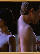 Samantha Mathis nude 13