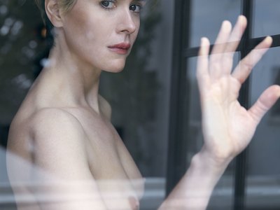 Sarah Paulson topless and sexy