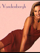 Sarah Vandenbergh nude 5