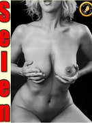 Selen nude 82