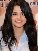 Selena Gomez nude 1
