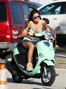 Selena Gomez nude 12