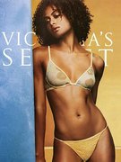 Shakara Ledard nude 4