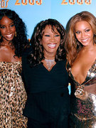 Solange Knowles nude 12