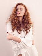 Sophie Turner nude 13