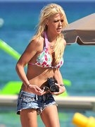 Tara Reid nude 8