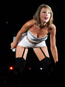 Taylor Swift nude 7