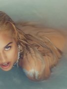 Tommy Genesis nude 27