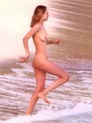 Uma Thurman nude 25