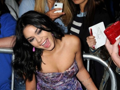 Vanessa Hudgens spotted in beautiful dress!