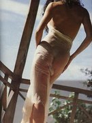Vicky Koulianou nude 4