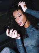 Winnie Harlow nude 9