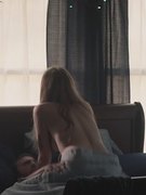 Zoey Deutch nude 0