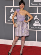 Zooey Deschanel nude 16